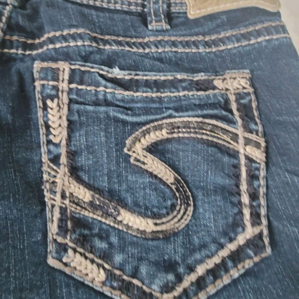 Silver Womens W31/L8 Suki Mid Bermuda Jeans  Blue Denim Shorts - Picture 13 of 16